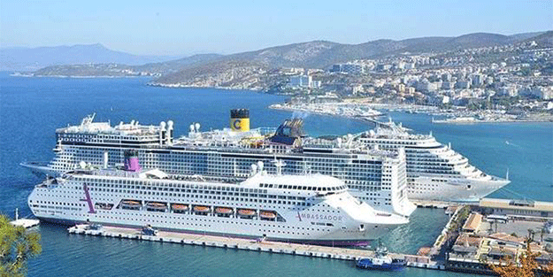 3 dev gemi Türkiye'de! İçlerinden çıkan turist sayısı olay oldu