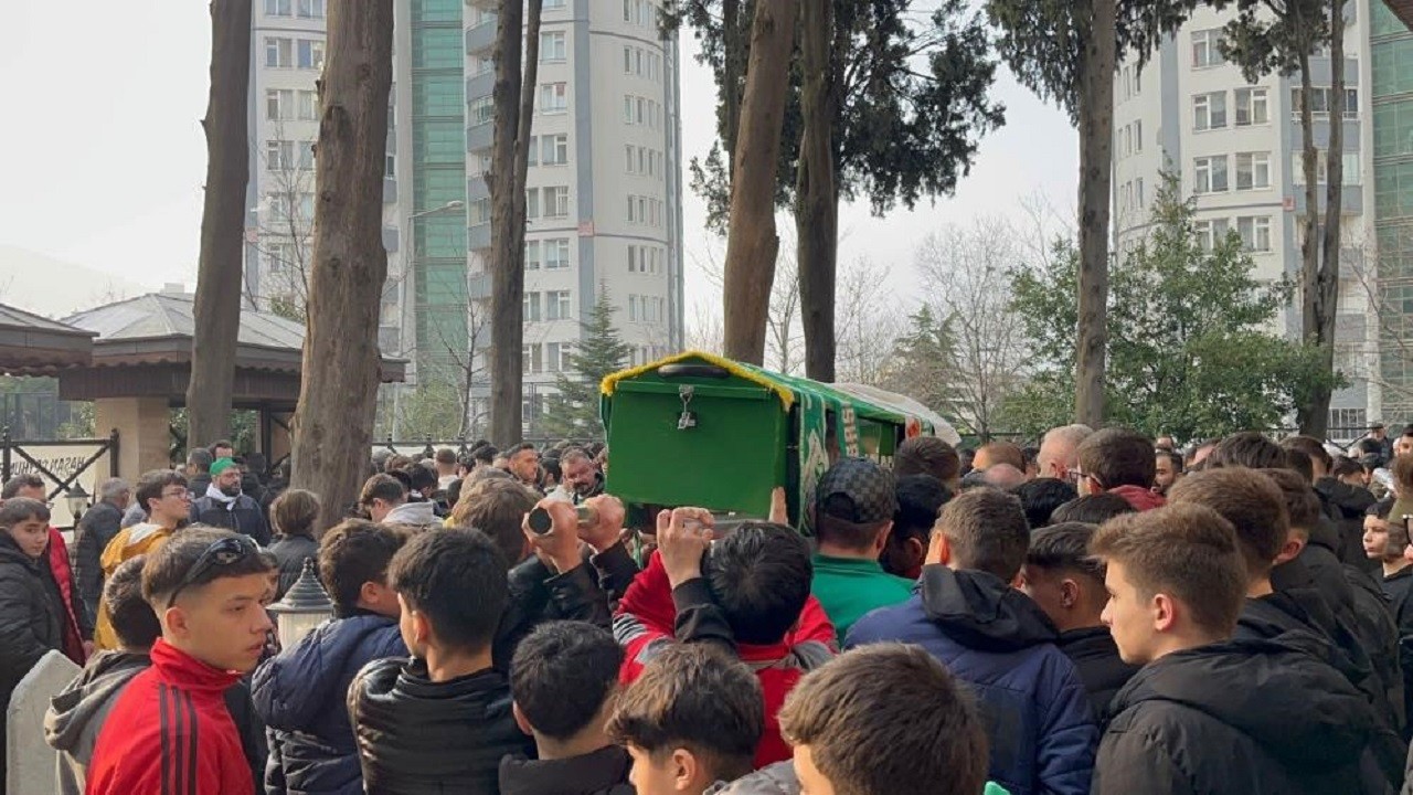 3 genci ezdi! "Ahtapot salatası yedim" savunması pes dedirtti