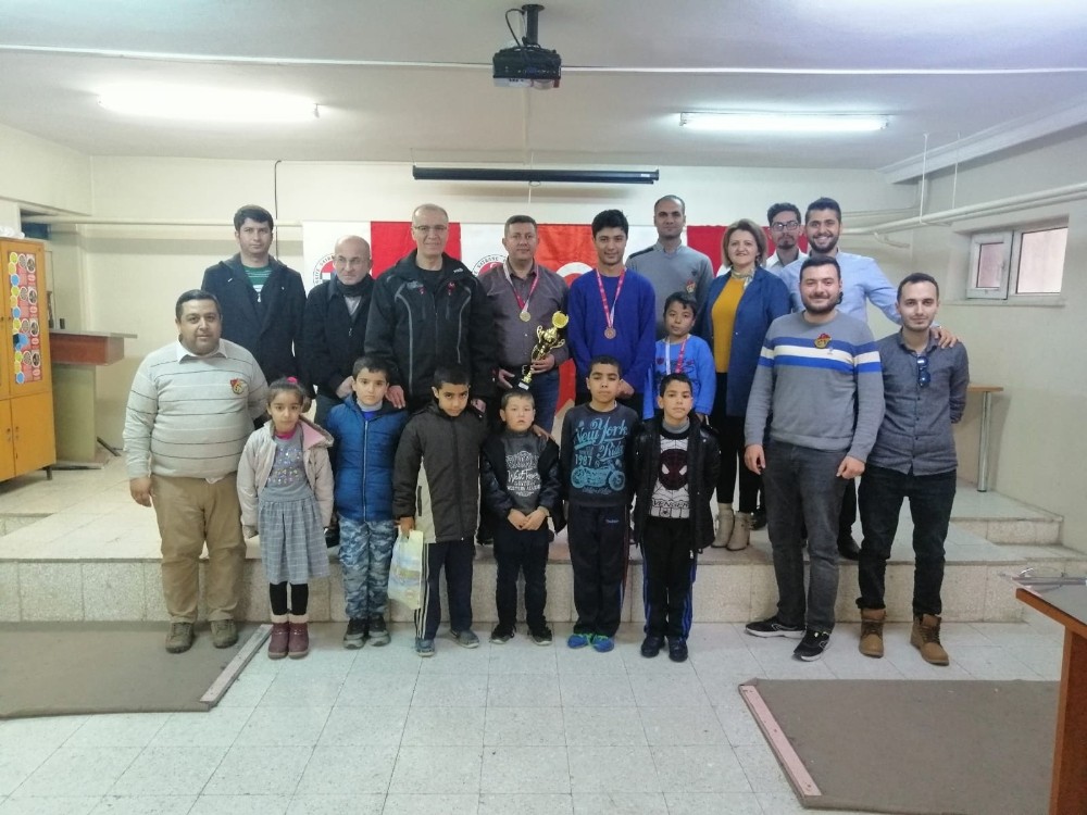 3 gün süren Satranç turnuvası tamamlandı 