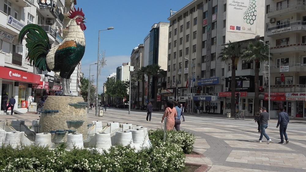3 günlük kısıtlamanın ardından metrelerce kuyruk oluştu 
