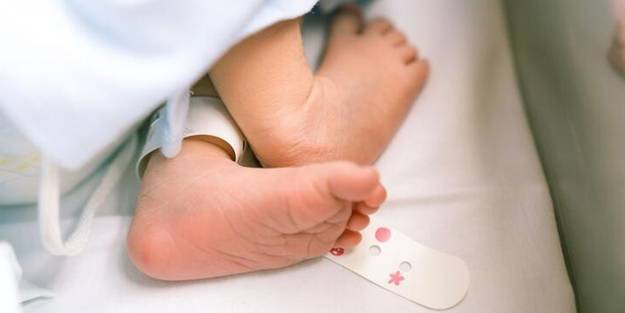 3 haftalık bebek koronavirüsten öldü!