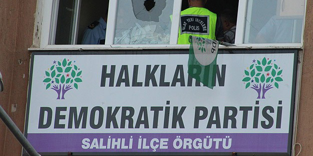 HDP'li yöneticiler gözaltına alındı