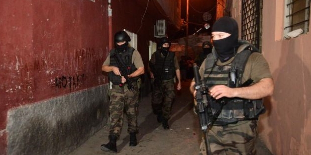 3 ilde 450 polisle şafak operasyonu!