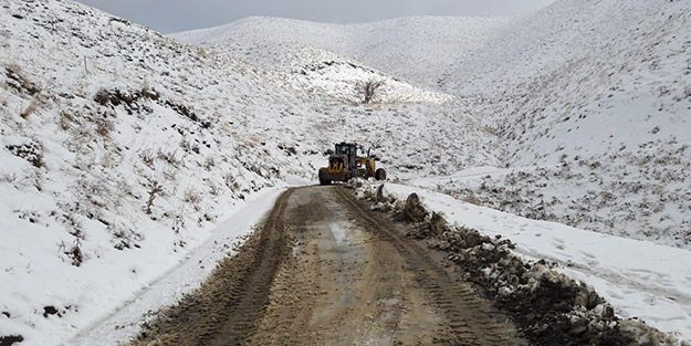 3 ilde yüzlerce köy yolu ulaşıma kapandı!