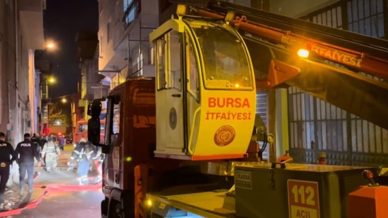 3 katlı iş yerinde korkutan yangın