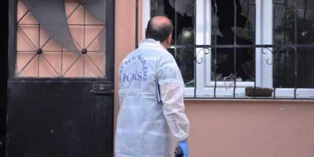 3 kişinin öldüğü mahallede bir ev kundaklandı