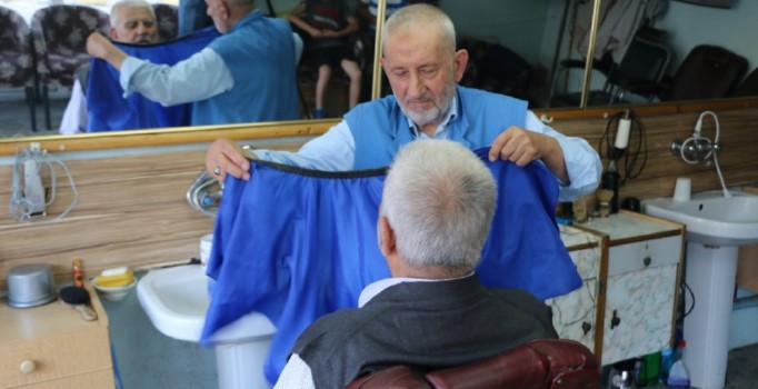 3 kuşaktır, dede mesleği berberliği yaşatmaya çalışıyor