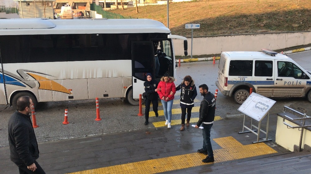 3 milyona yakın cinsel içerikli hap satan 5 şüpheli adliye sevk edildi 