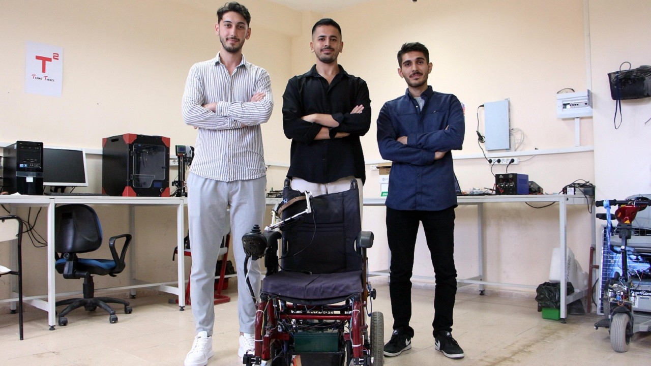 3 öğrenci geliştirdi! Bakın bu elektrikli sandalye nasıl çalışıyor