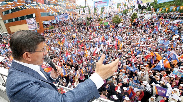 3 paralele de boyun eğmeyiz