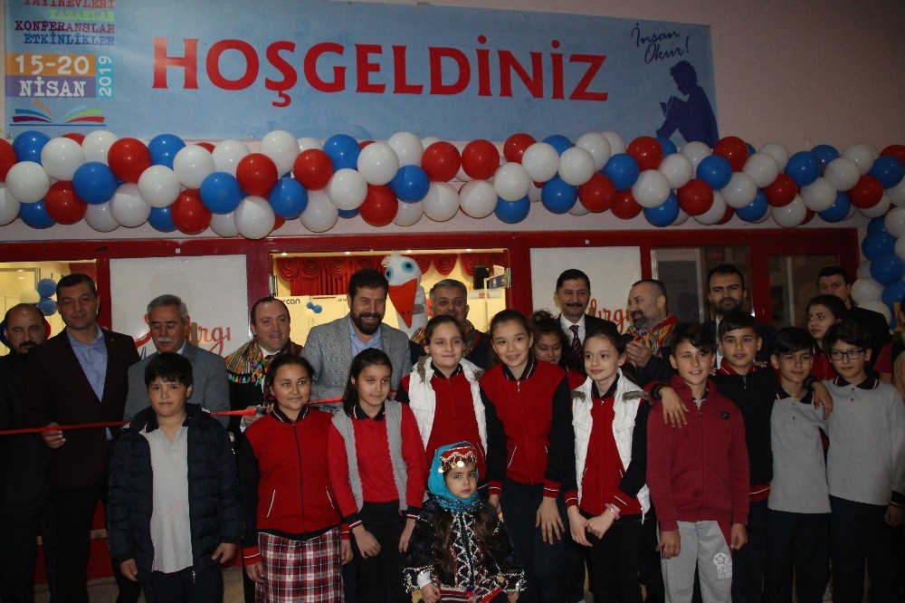 3. Sındırgı Kitap Fuarı Açıldı 