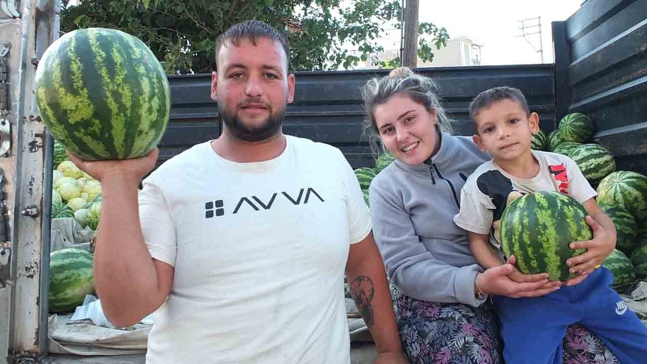 3 tanesi 100 liraya güz karpuzu tezgaha indi: Fiyatlar üreticinin yüzünü güldürdü!