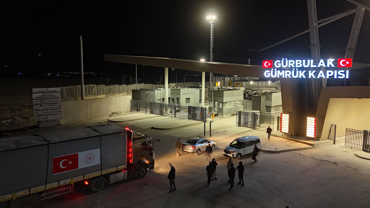 3 tır sınırı geçti! Türkiye’den İran’a tıbbi yardım sevkiyatı