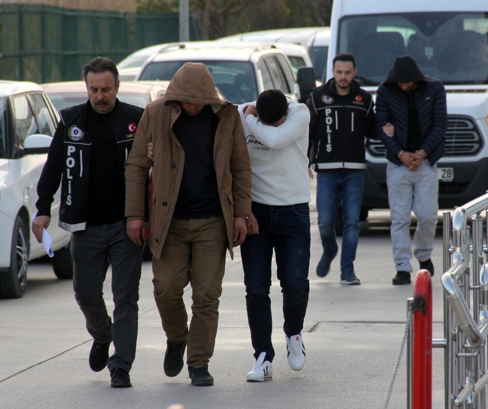 3 torbacı tutuklandı 