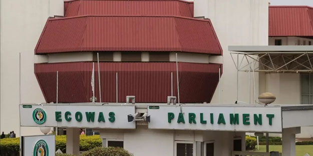 ﻿3 ülke apar topar çekildi: Dağılma tehlikesiyle karşı karşıya