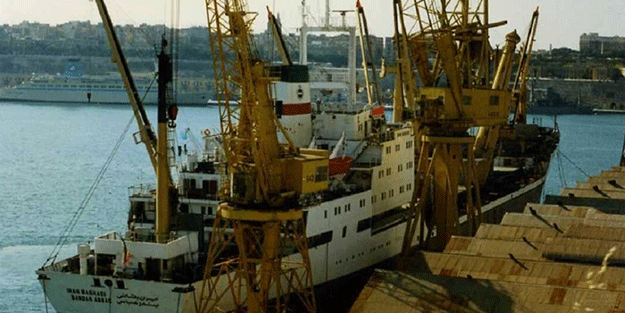 3 ülkeyle temas! İran’ın çıkarma gemisi battı