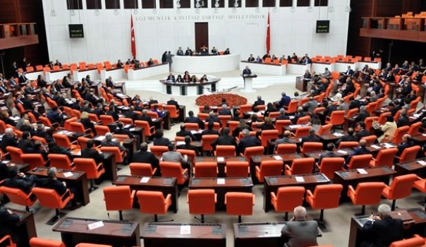 3 vekil Meclis'te yemin edemeyecek