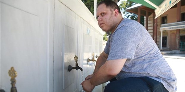 3 yıl araştırdı, 18 yaşında müslüman oldu