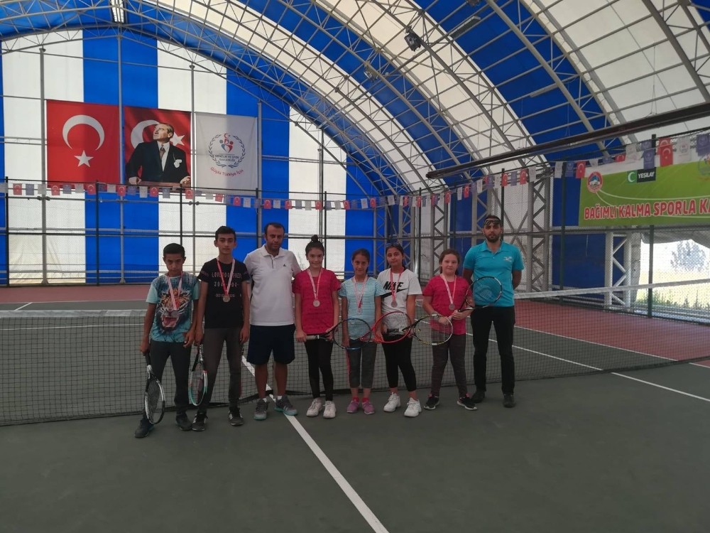 30 Ağustos Tenis Turnuvası Sona Erdi 