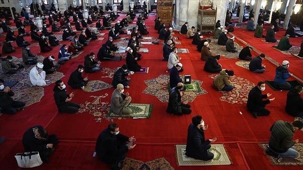 30 Eylül Cuma hutbesi konusu nedir? Cuma namazı vakti İstanbul Ankara İzmir il il cuma namazı saati