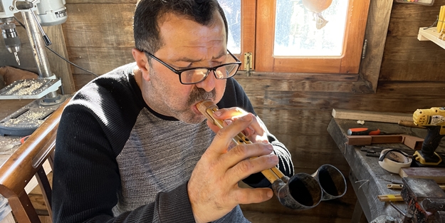 30 yıldır mesleğini gelecek nesillere aktarıyor!