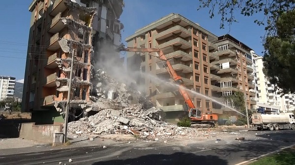 30 yıllık göz bebekleri yıkıldı