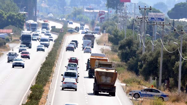 300 bin araç ilçeye giriş yaptı!