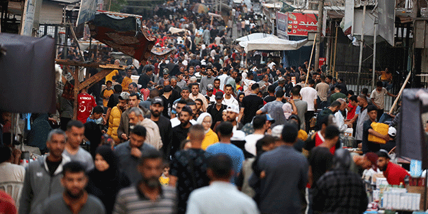 “300 bin kişi göç etmek zorunda kaldı”