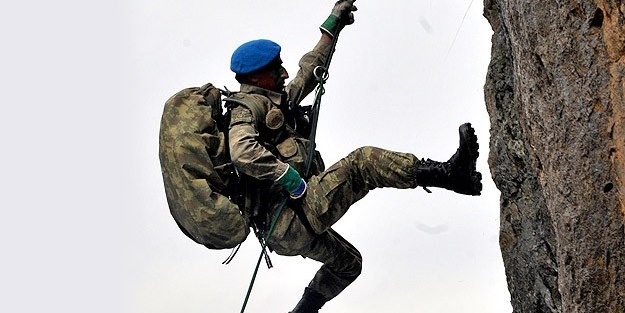 300 komando Suriye'ye gönderildi!