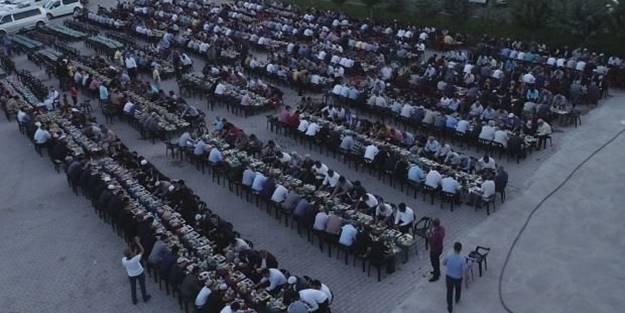 300 torunlu Hamo Ağa, 2 bin kişiye iftar yemeği verdi