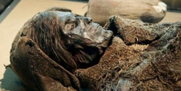 300 yıl dayandı, 1 saate karardı