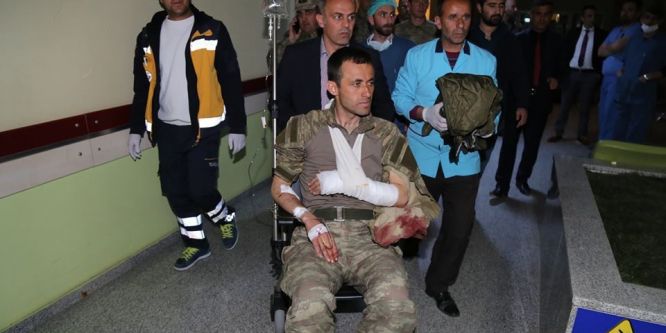 Yaralı Uzman Çavuş Oltu’da tedavi altına alındı
