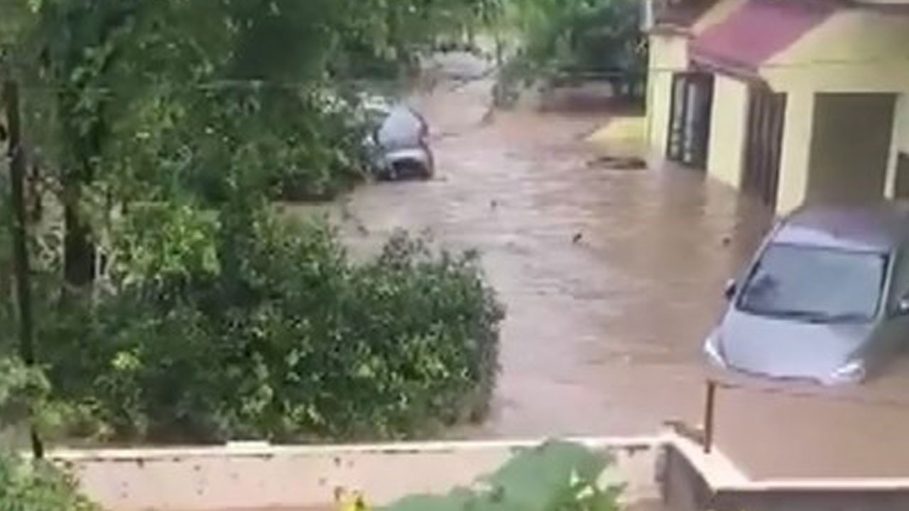 303 kişi hayatını kaybetti! Hindistan muson felaketi yaşıyor