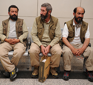 4 Türk Türkiye’de, diğer 4 Türk de serbest