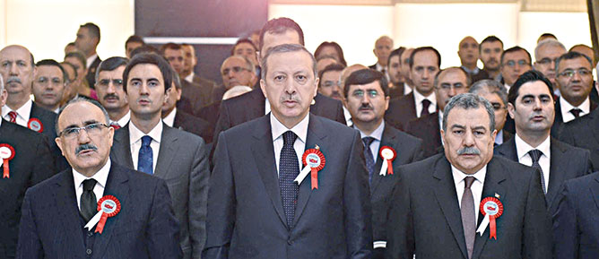 Valiler devletin gülen yüzü olmalı