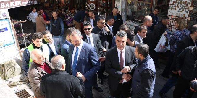 AK Parti Genel Sekreteri Gül’den bakırcılar esnafına ziyaret