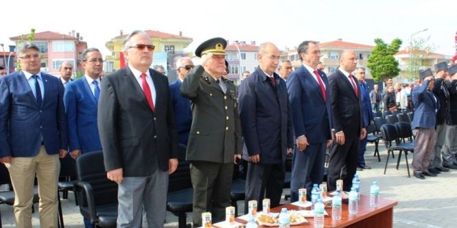 Ayvalık’ta 23 Nisan coşkusu