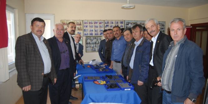 Malkara’da muhtarlara silah tanıtımı yapıldı