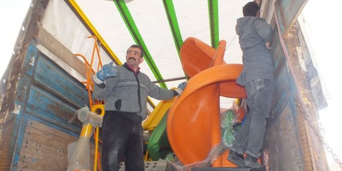 Kardeş belediyeden malzeme desteği