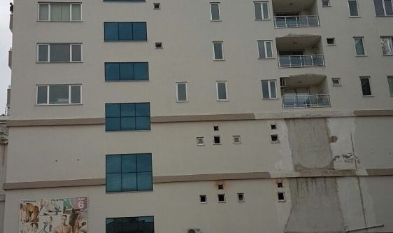 6. kattan düşen genç kız hayatını kaybetti.