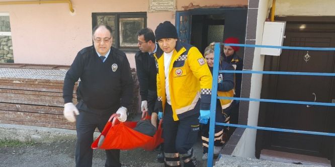 Mahkemeye gitmedi, kapısına polis gelince kendini yaraladı