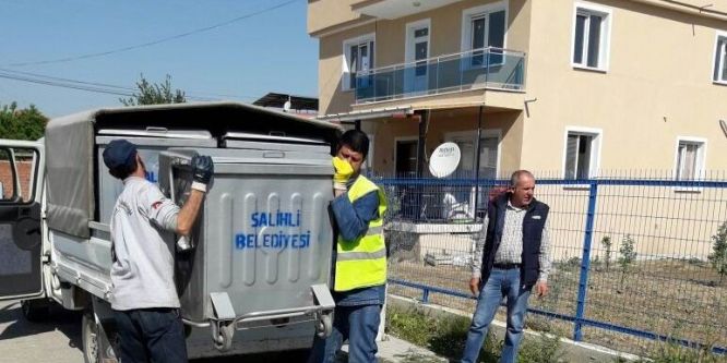 Salihli’de 14 mahalleye 300 çöp konteyneri