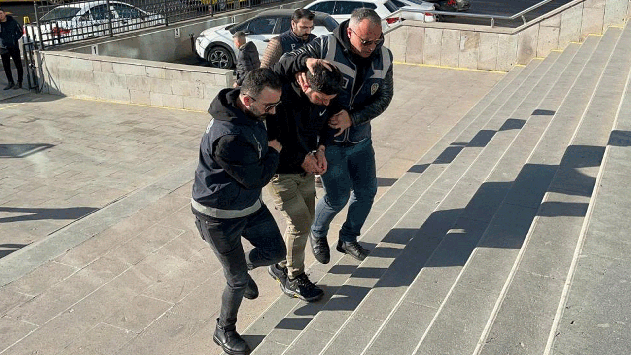 32 suçtan 127 yıl kesinleşmiş hapis cezası bulunuyordu! Cezaevi firarisi paketlendi