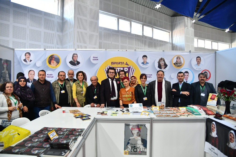 32 yerel yazar için ilk kez kitap fuarında stant açıldı 