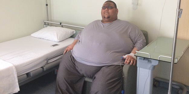 320 Kiloluk gence obezite cerrahisi