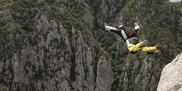 324 metrelik Vezirköprü kanyonunda büyüleyici dans