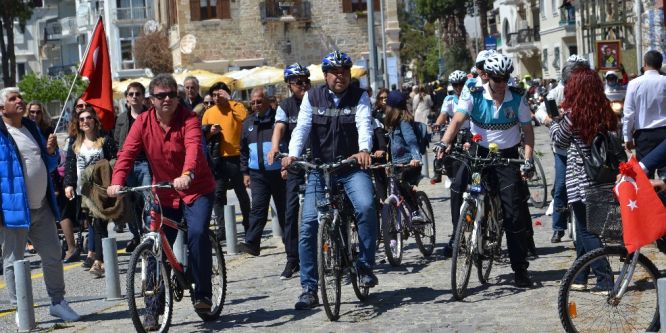 Foça’da polis teşkilatının kuruluşunun 172. yılı kutlandı
