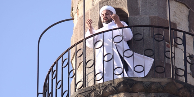 327 yıl aradan sonra yeniden ezan okundu