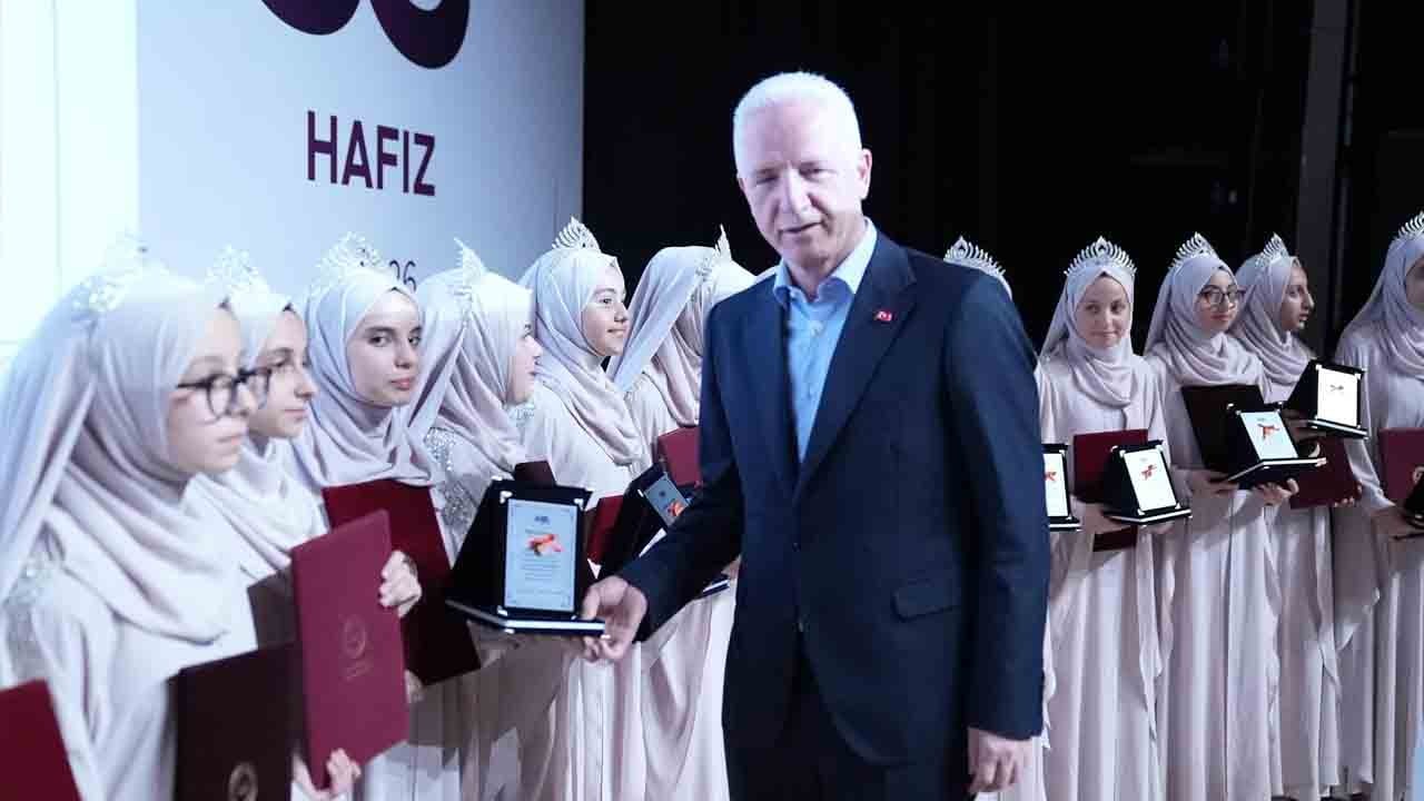 33 hafız icazetini aldı, umre yolcusu oldular