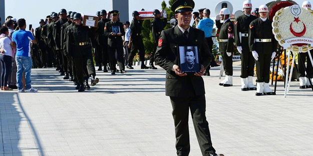 33 şehidin cenaze töreni 42 yıl sonra gerçekleşti
